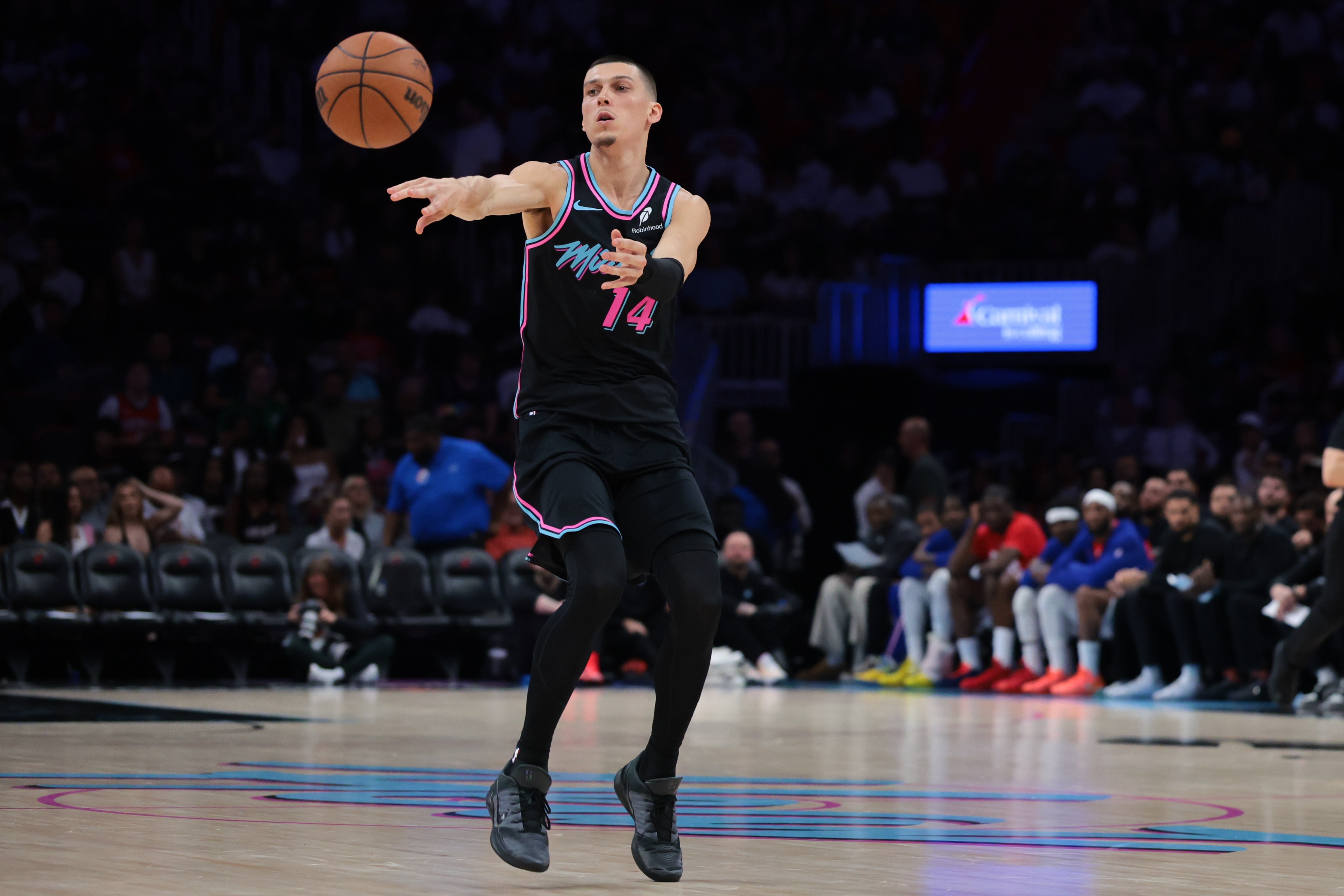 世界赛官网平台-热火迎战奇才 希罗&amp;韦尔&amp;维金斯&amp;鲍威尔缺席比赛